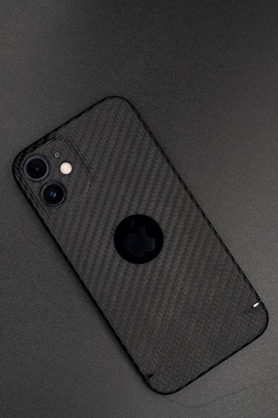 Carbon Cover iPhone 12 Pro Max mit Logowindow